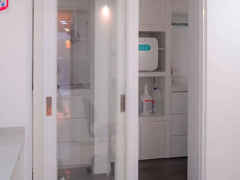 Área clínica y protocolos de esterilización